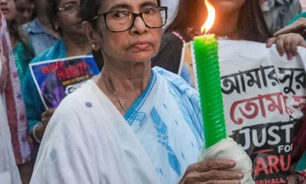 ममता TMC के बैंक खातों से सीमित लेनदेन कर सकेंगी:हाई कोर्ट ने निगरानी के लिए विशेष अधिकारी नियुक्ति किया, बड़े खर्च पर रोक