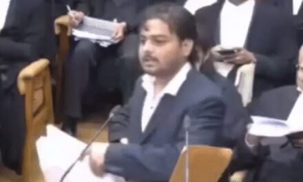 वकील ने CJI का नाम लेकर अपशब्द कहे:सुप्रीम कोर्ट में जजों को आदेश देने लगा, फाइल फेंकी; सिक्योरिटी ने बाहर निकाला