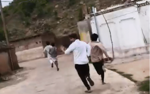 युवक बोला