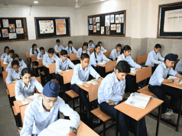 सुप्रीम कोर्ट का 3 लैंग्वेज पॉलिसी पर रोक से इनकार:कहा