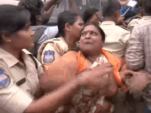 हैदराबाद में हिंदू छात्र को कलमा पढ़ने का होमवर्क दिया:परिजन ने विरोध दर्ज कराया तो टीचर ने माफी मांगी, VHP का स्कूल के बाहर प्रदर्शन