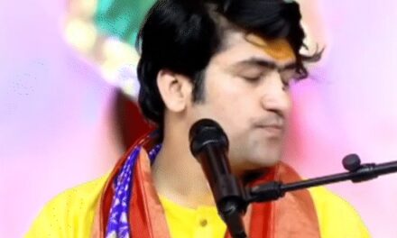 मौलाना ने श्रीकृष्ण को नमाजी बताया, धीरेंद्र शास्त्री बोले-घरवापसी करो:दोबारा ऐसा कहा तो तुम्हारे दरवाजे पर गीता पाठ करेंगे; हमारी पूजा पद्धति से छेड़छाड़ न करें