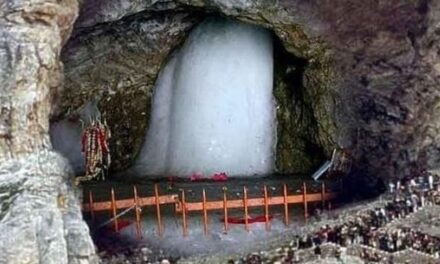 भास्कर अपडेट्स:6 दिन बाद अमरनाथ और वैष्णो देवी यात्रा फिर शुरू, खराब मौसम के कारण रोकी गई थी