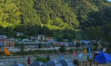 एलओसी: 7 माह में ही 4 लाख पर्यटक पहुंचे:पहलगाम हमले के बाद घट गए थे टूरिस्ट, अब दोगुनी हो सकती है संख्या