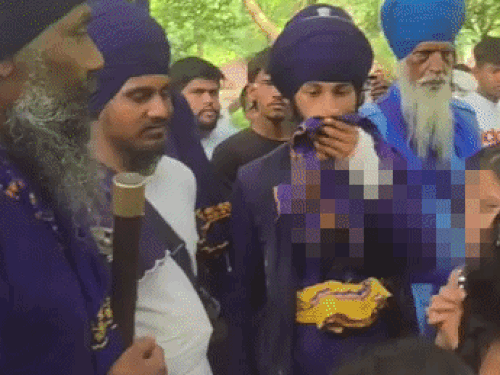 लुधियाना के पार्क में मां-बेटी को डांस करने से रोका,VIDEO:निहंगों ने स्लीवलेस ड्रेस पर आपत्ति जताई, बोले
