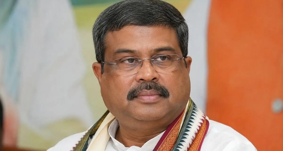 कर्नाटक, पंजाब और झारखंड… प्रधान के इस्तीफे के बाद अब राज्यों के शिक्षा मंत्रियों के खिलाफ प्रदर्शन