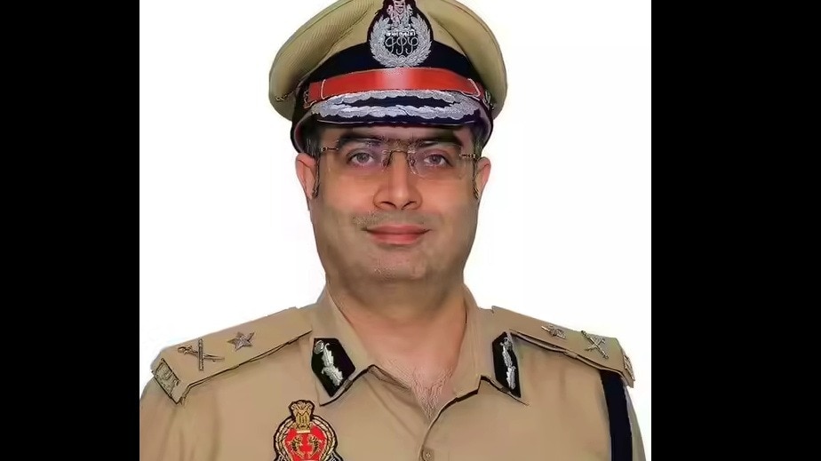 यूपी में 15 IPS का ट्रांसफर, तरूण गाबा बने लखनऊ के नए पुलिस कमिश्नर