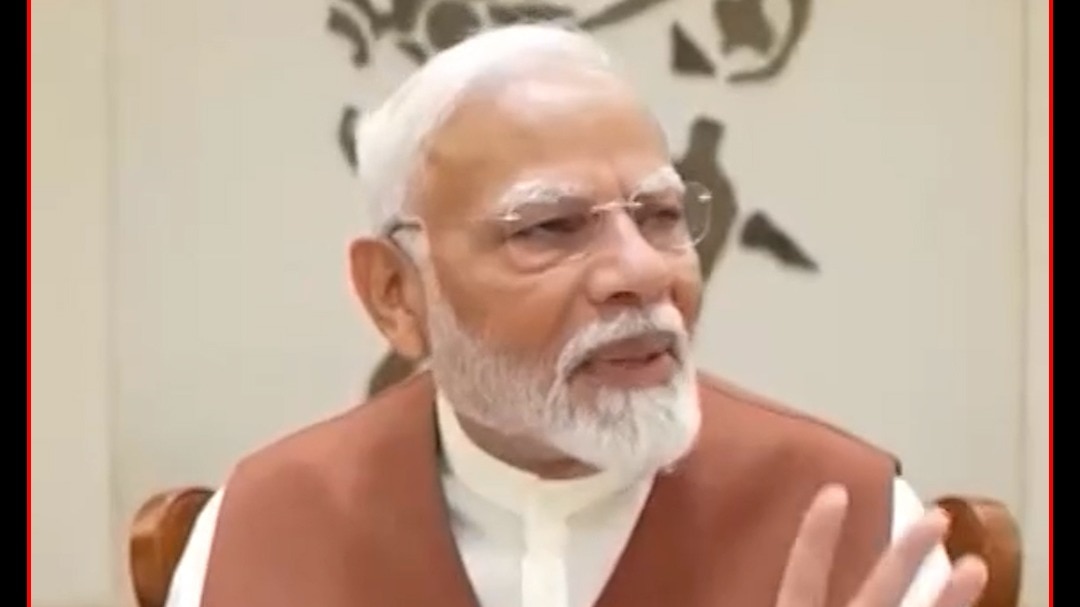 Abhijeet Dipke ने सरकार पर साधा निशाना