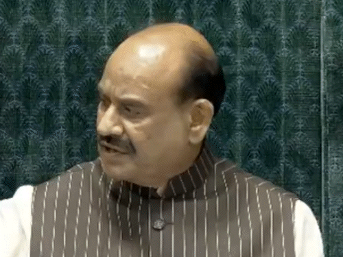 मानसून सत्र का 10वां दिन:लोकसभा में राहुल के खिलाफ विशेषाधिकार नोटिस, गृह मंत्री के खिलाफ असंसदीय भाषा बोलने का आरोप