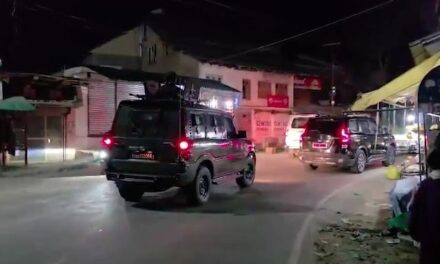 J-K: कुलगाम में आतंकियों ने दो गैर-कश्मीरी मजदूरों को मारी गोली, एक की मौत