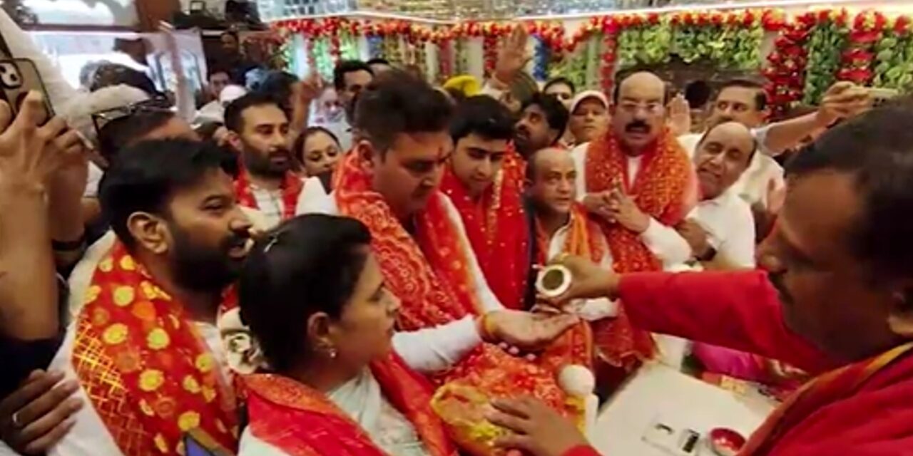 VIDEO: मेयर की शुक्राना यात्रा में भिड़े दो गुट, जमकर चले ईंट-पत्थर