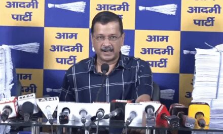 E20 पेट्रोल के खिलाफ केजरीवाल का PM आवास तक मार्च:दिल्ली पुलिस बोली