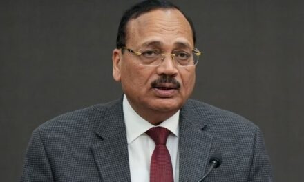 'युवाओं को सजा नहीं, काउंसलिंग की जरूरत', कॉकरोच प्रदर्शन पर बोले CJI