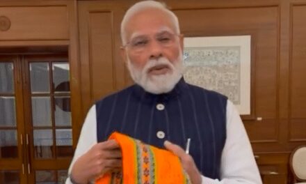 पीएम मोदी युवाओं से हैंडलूम-डे मनाने की अपील की:कहा