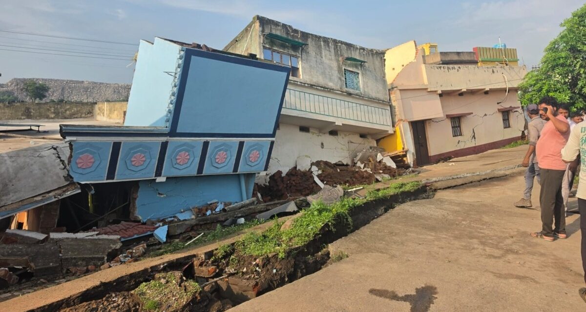 धनबाद में फिर धंसी घरती, एक दर्जन से ज्यादा घर जमींदोज, 12 लोग घायल