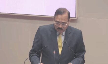 CJI को यूनिवर्सिटी इवेंट में चीफ गेस्ट बनाने का विरोध:हैदराबाद लॉ यूनिवर्सिटी के छात्र बेरोजगारों को कॉकरोच कहने से नाराज; बोले