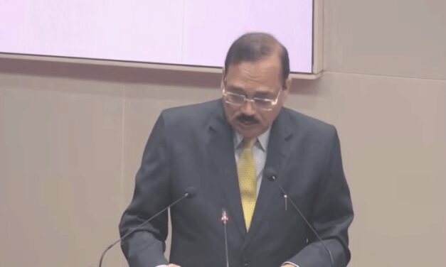 CJI को यूनिवर्सिटी इवेंट में चीफ गेस्ट बनाने का विरोध:हैदराबाद लॉ यूनिवर्सिटी के छात्र बेरोजगारों को कॉकरोच कहने से नाराज; बोले