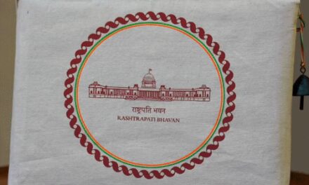 130 कलाकारों ने बनाई स्वतंत्रता दिवस की इन्विटेशन किट:इसमें MP-छत्तीसगढ़, महाराष्ट्र की लोककला शामिल; 15 अगस्त को राष्ट्रपति भवन में होगा डिनर
