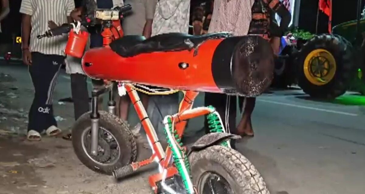 B.Tech छात्र की 'तेजस बाइक कांवड़' बनी आकर्षण का केंद्र, 3 दिन में तैयार