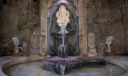 इस मंदिर में मां गंगा स्वयं करती हैं भोलेनाथ का अभिषेक! जानें रहस्य