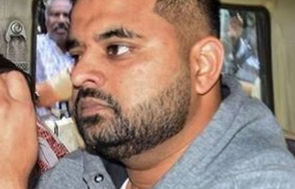 बेंगलुरु जेल में बंद प्रज्वल रेवन्ना के पास फोन मिला:पेन ड्राइव भी मिली; पूर्व सांसद रेप केस में उम्रकैद की सजा काट रहे