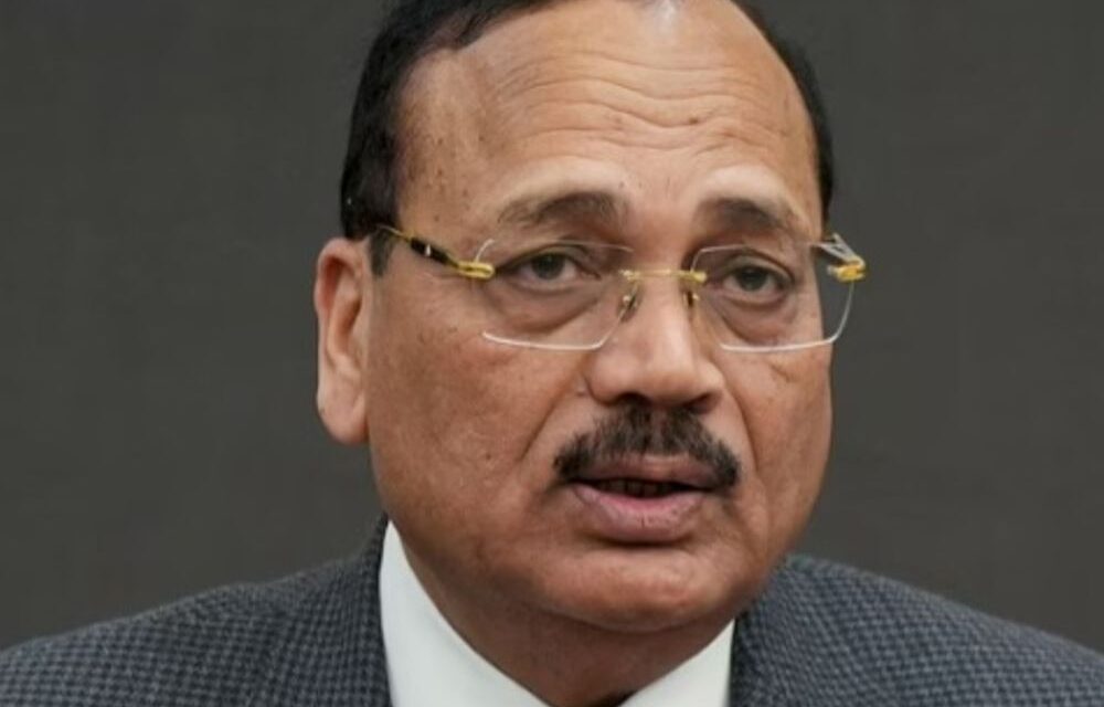 हैदराबाद यूनिवर्सिटी विवाद पर CJI बोले-यह छात्रों और मेरा मामला:बार काउंसिल दखल देने वाला कौन; जस्टिस सूर्यकांत के विरोध पर एनरोलमेंट रोकने कहा था