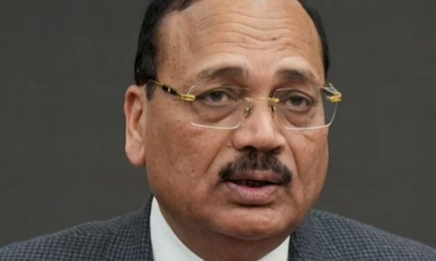 हैदराबाद यूनिवर्सिटी विवाद पर CJI बोले-यह छात्रों और मेरा मामला:बार काउंसिल दखल देने वाला कौन; जस्टिस सूर्यकांत के विरोध पर एनरोलमेंट रोकने कहा था