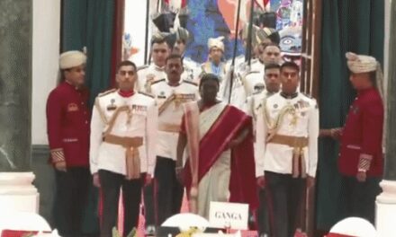 राष्ट्रपति भवन में एट होम रिसेप्शन, PM मोदी पहुंचे:मुर्मू के इवेंट में 650 मेहमान शामिल, इनमें 100 VVIP; पैरा-क्रिकेटर आमिर हुसैन लोन भी खास मेहमान