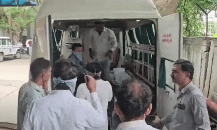 गुजरात-सूरत में रेस्टोरेंट का खाना खाने से बच्ची की मौत:परिवार के 4 सदस्य अस्पताल में भर्ती, रेस्टोरेंट में गंदगी मिली, फूड पॉइजनिंग की आशंका