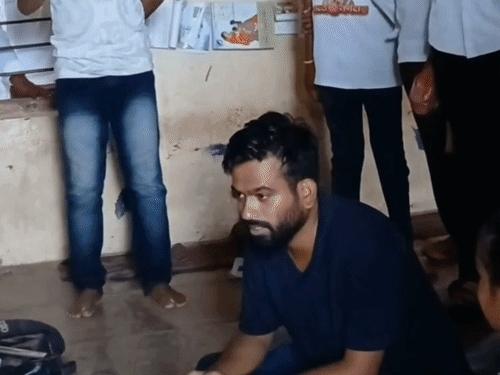 सीजेपी चीफ अभिजीत दीपके के खिलाफ FIR:शिक्षकों को धमकाने और सरकारी काम में रुकावट डालने का आरोप, लातूर के स्कूल में बिना अनुमति घुसे थे