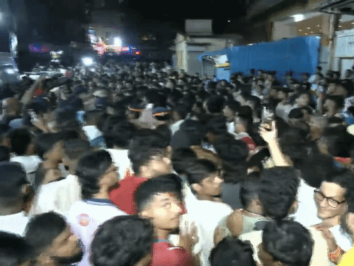 मुंबई में गणेश प्रतिमा पर अंडा फेंकने का आरोप:दो पक्षों में झड़प, पुलिस बोली