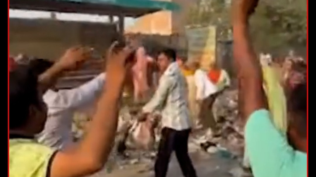 हिसार में सफाईकर्मियों और पुलिस के बीच हुआ टकराव
