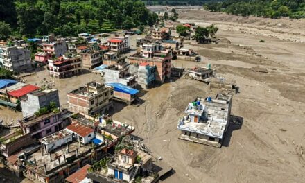 नेपाल की बाढ़ में अब तक 157 मौत, 800 के करीब लापता, UP-बिहार में अलर्ट