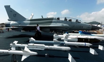 चीन की मिसाइल फेल हुई तो PAK ने बनाया अपना हथियार, JF-17 जेट में लगाया