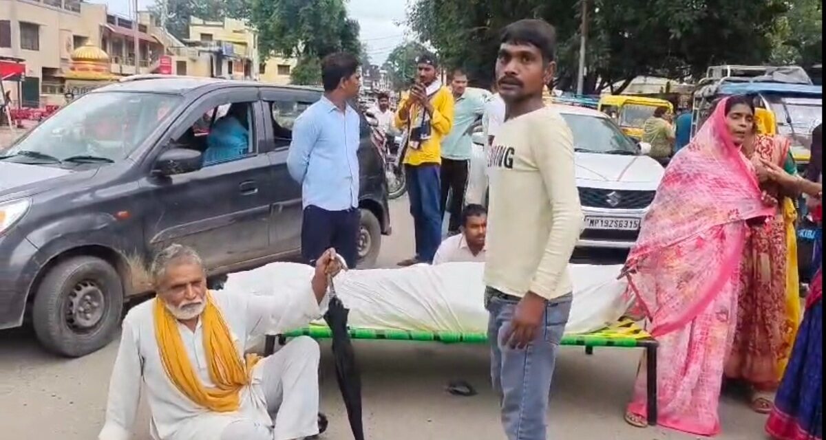 पुश्तैनी मकान के लालच में छोटे भाई की पीट-पीटकर हत्या, भाई-भाभी गिरफ्तार