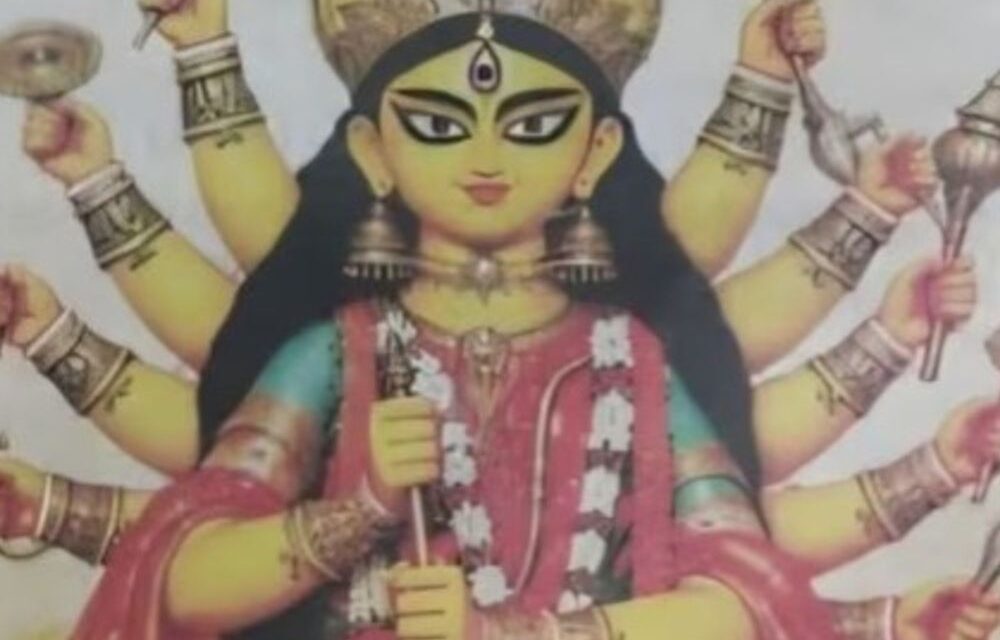 बंगाल सरकार के विज्ञापन में मां दुर्गा के 11 हाथ:विवाद होने पर BJP नेता बोले