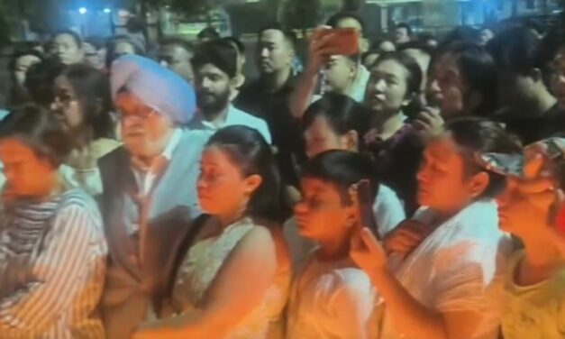 दिल्ली में मणिपुर के म्यूजिशियन की हत्या से उबाल, सड़कों पर निकाला कैंडल मार्च