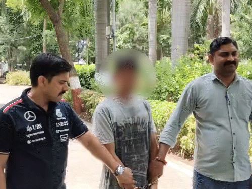 बच्ची की मौत वाले दिन पिता ने किया था रेप:2 साल बाद फॉरेंसिक रिपोर्ट में खुलासा; POCSO के 38% मामलों में आरोपी पड़ोसी और रिश्तेदार