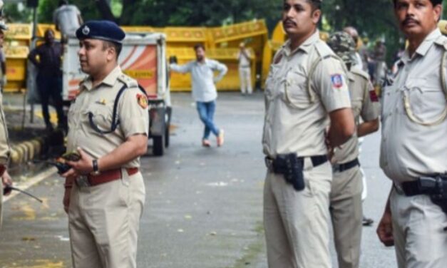 भास्कर अपडेट्स:एयर इंडिया के पायलट की दिल्ली के होटल में संदिग्ध मौत, लेओवर के दौरान रुके थे