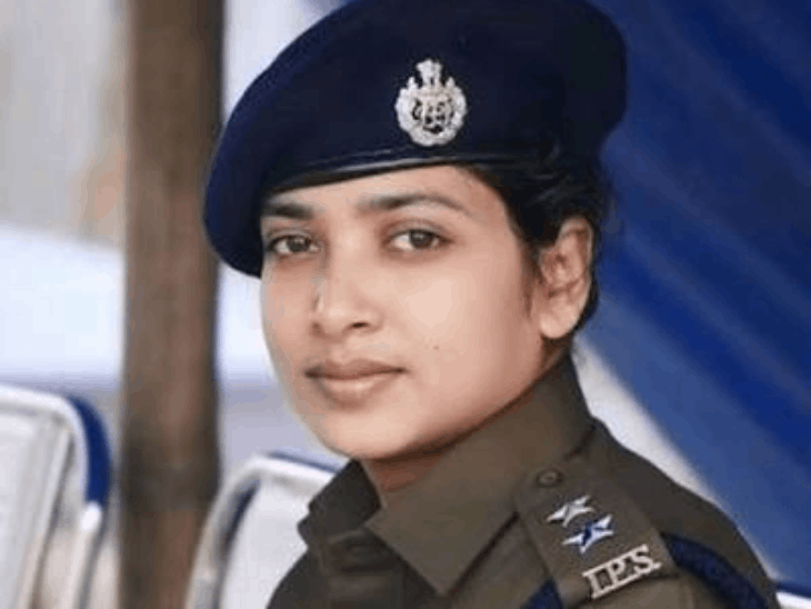 बंगाल की IPS अफसर बुशरा बानो का ट्रांसफर:प्रतियोगी परीक्षाओं के उम्मीदवारों से ‘इंशाअल्लाह-जजाकअल्लाह’ कहा था; अजहरुद्दीन बोले