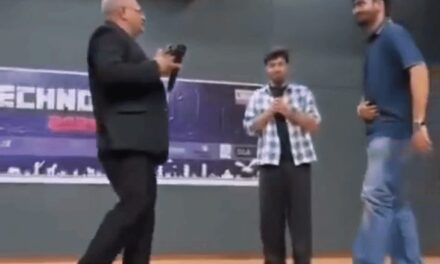 स्टूडेंट बोला-जल्दी कर, पनवेल निकलना है; प्रोफेसर ने कॉलर पकड़ी:धमकी दी, कहा