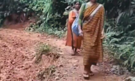 मेघालय में बीमार बच्चा लेकर 3 घंटे पैदल चली मां:अस्पताल पहुंचने से पहले मासूम की मौत; 10km जाने  को गाड़ी नहीं मिली, वजह-यहां सड़क नहीं