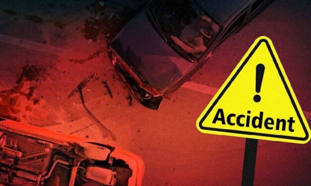 रेलवे स्टेशन के पास दो बाइकों की आमने-सामने टक्कर, 3 युवकों की मौत