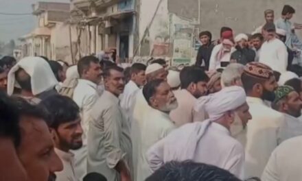 पाकिस्तान में ईसाई युवक का घर जलाया, गांव छोड़कर भागे 35 परिवार