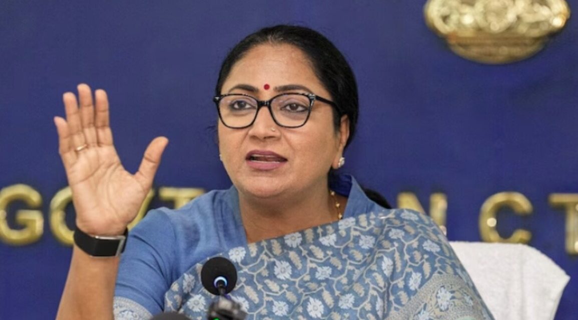 मुखर्जी नगर पहुंचीं CM रेखा गुप्ता, सुनी छात्रों की समस्याएं, क्या है पूरा मामला