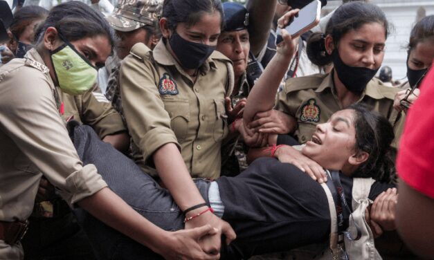 दिल्ली में 10 अक्टूबर को मेट्रो सेवा नहीं रोकी गई:रेल कॉरपोरेशन का सुप्रीम कोर्ट में हलफनामा, कहा