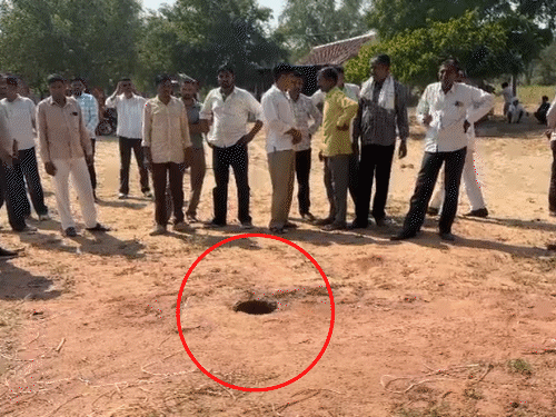 राजस्थान में पिता के सामने बोरवेल में गिरा बेटा:640 फीट की गहराई में अटका, कैमरे में मूवमेंट दिख रहा; रेस्क्यू ऑपरेशन जारी