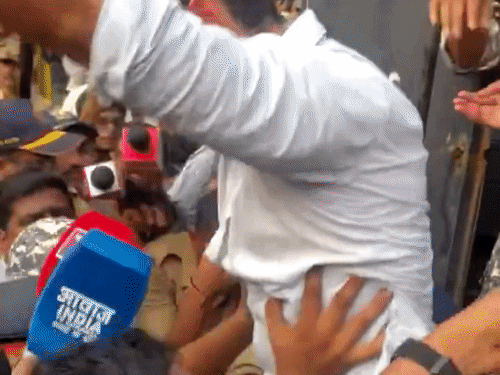 एक्टर इमरान खान को भारत छोड़ने का नोटिस:28 अक्टूबर तक की मोहलत, आरोप