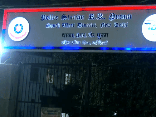 पुलिस 7 घंटे बाद नेहा को आरके पुरम थाने लायी:तिरंगा मार्च के दौरान मंडी हाउस से हिरासत में लिया था; CJP ने पूछा
