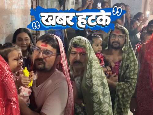 खबर हटके-दूसरे को बुलाते हैं लोग; भगवान की आरती कर रहे रोबोट
